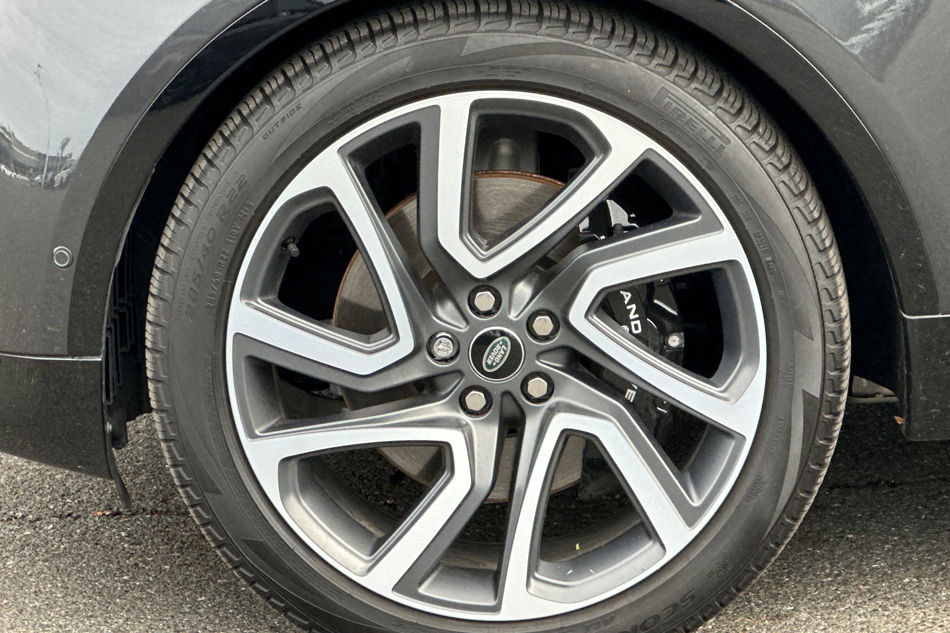 2024 Land Rover Discovery Metropolitan Edition photo 12