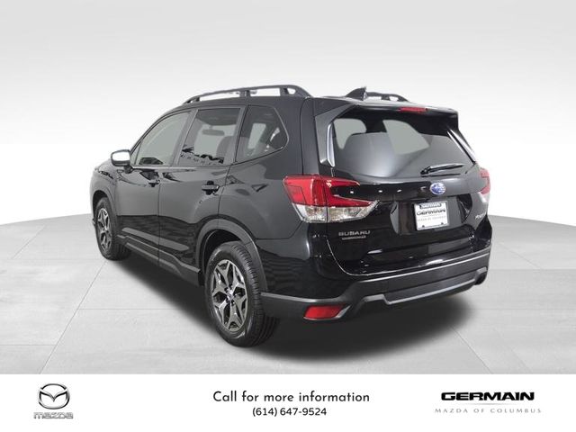 2022 Subaru Forester Premium photo 8