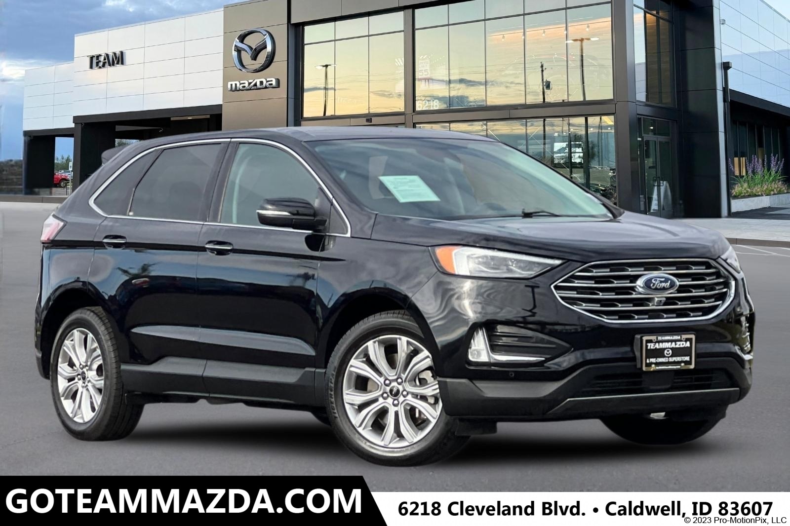 2023 Ford Edge Titanium's photo
