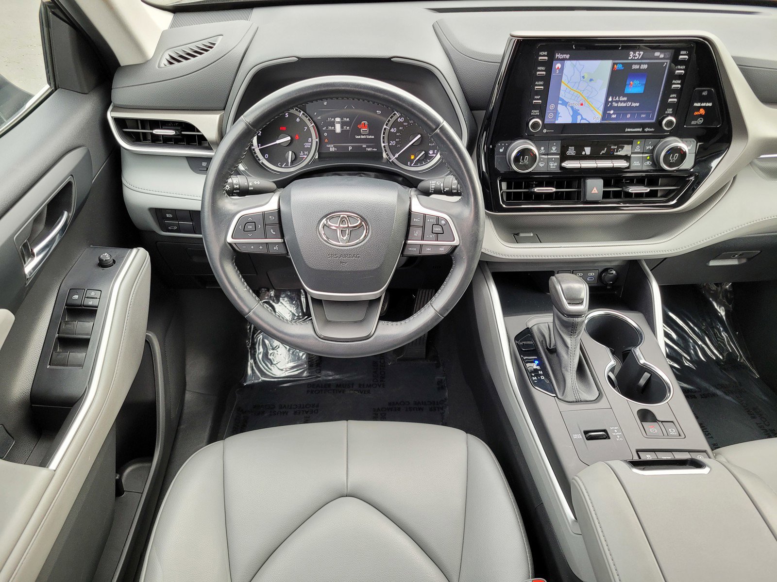 2022 Toyota Highlander XLE photo 11