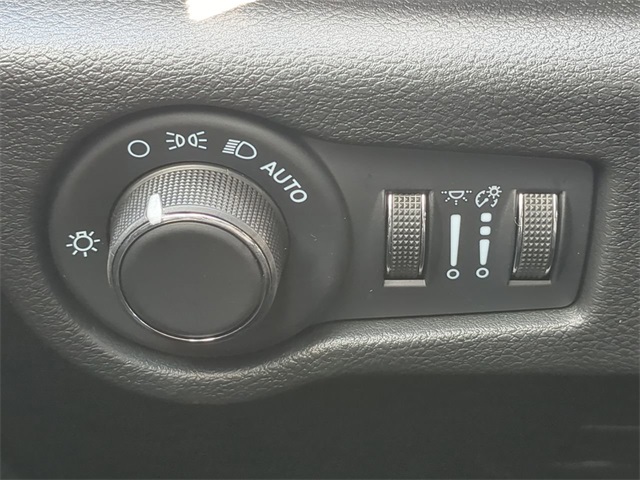2026 Chrysler Voyager LX photo 24