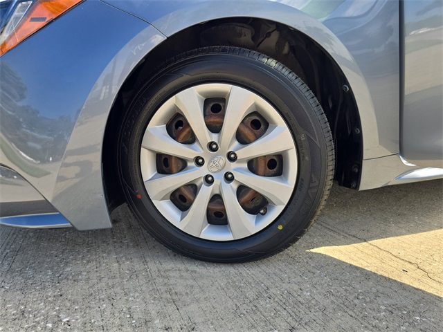 2020 Toyota Corolla LE photo 24