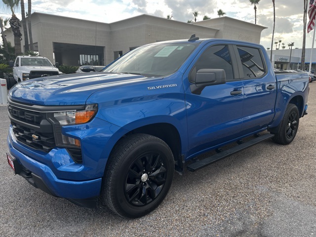 2022 Chevrolet Silverado 1500 Custom photo 2