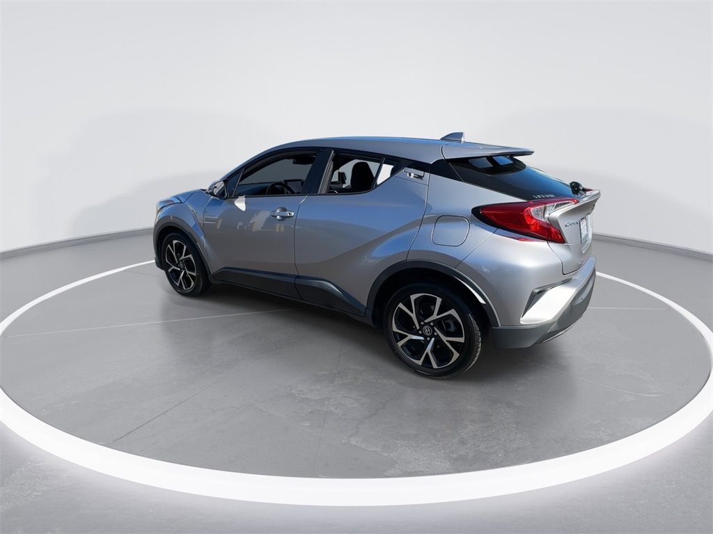 2019 Toyota C-HR XLE photo 9