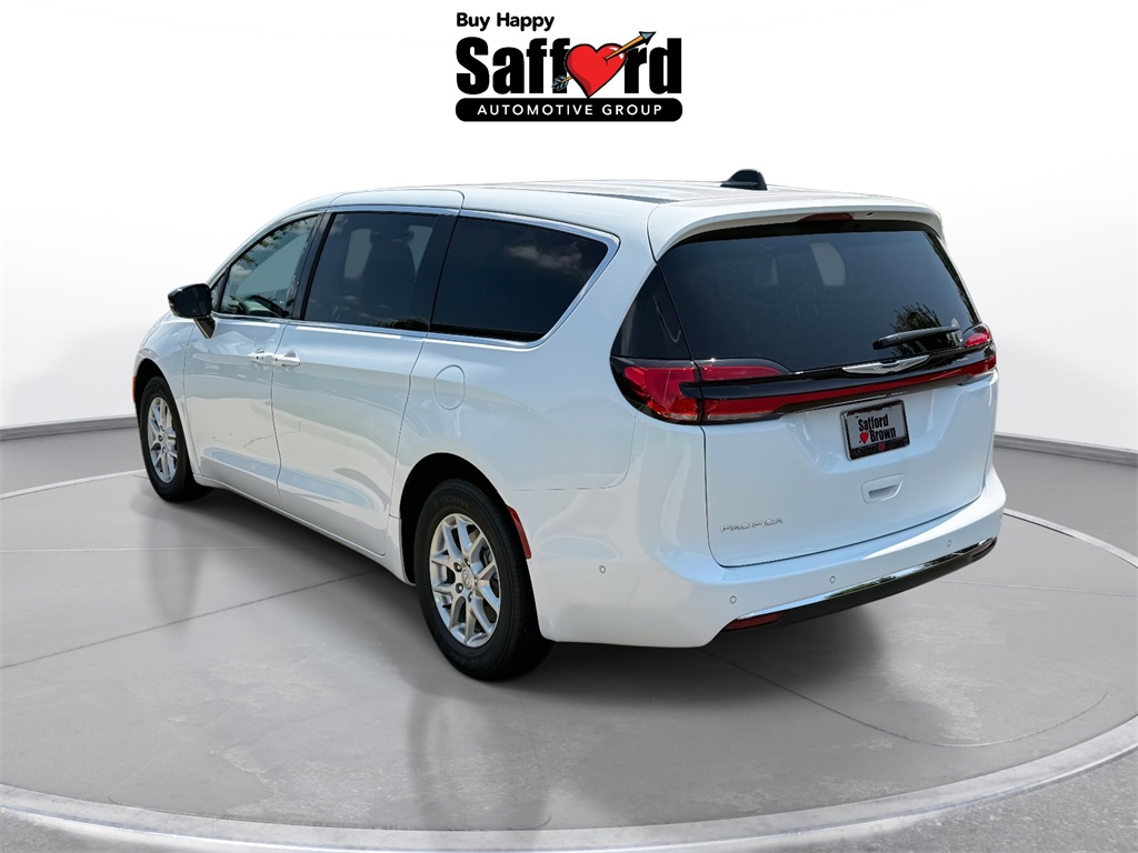 2025 Chrysler Pacifica photo 6