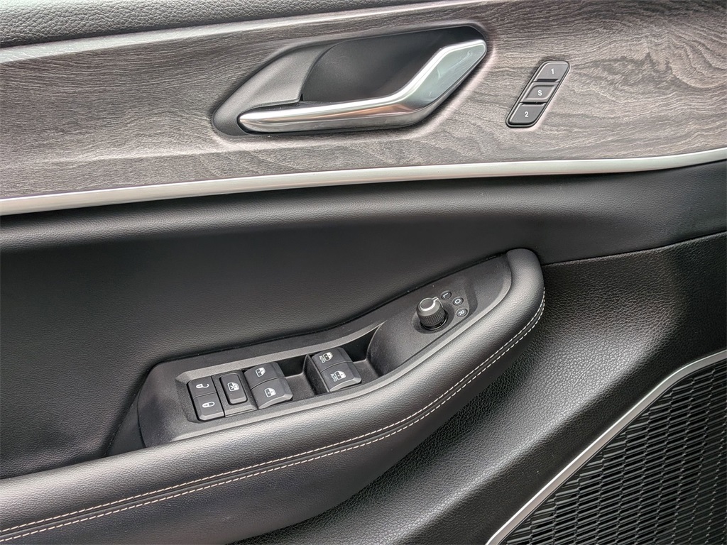 2022 Jeep Grand Cherokee Limited photo 6