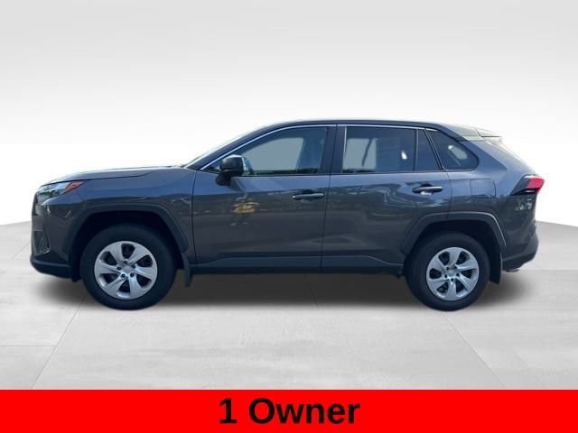 2024 Toyota RAV4 LE photo 6
