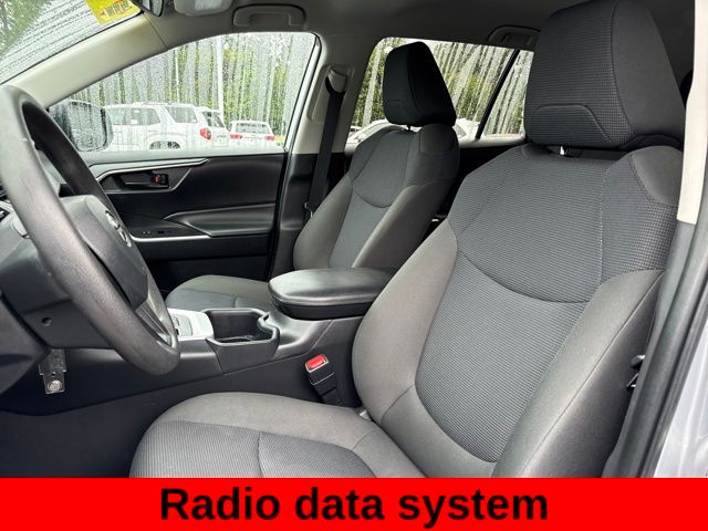 2024 Toyota RAV4 LE photo 2