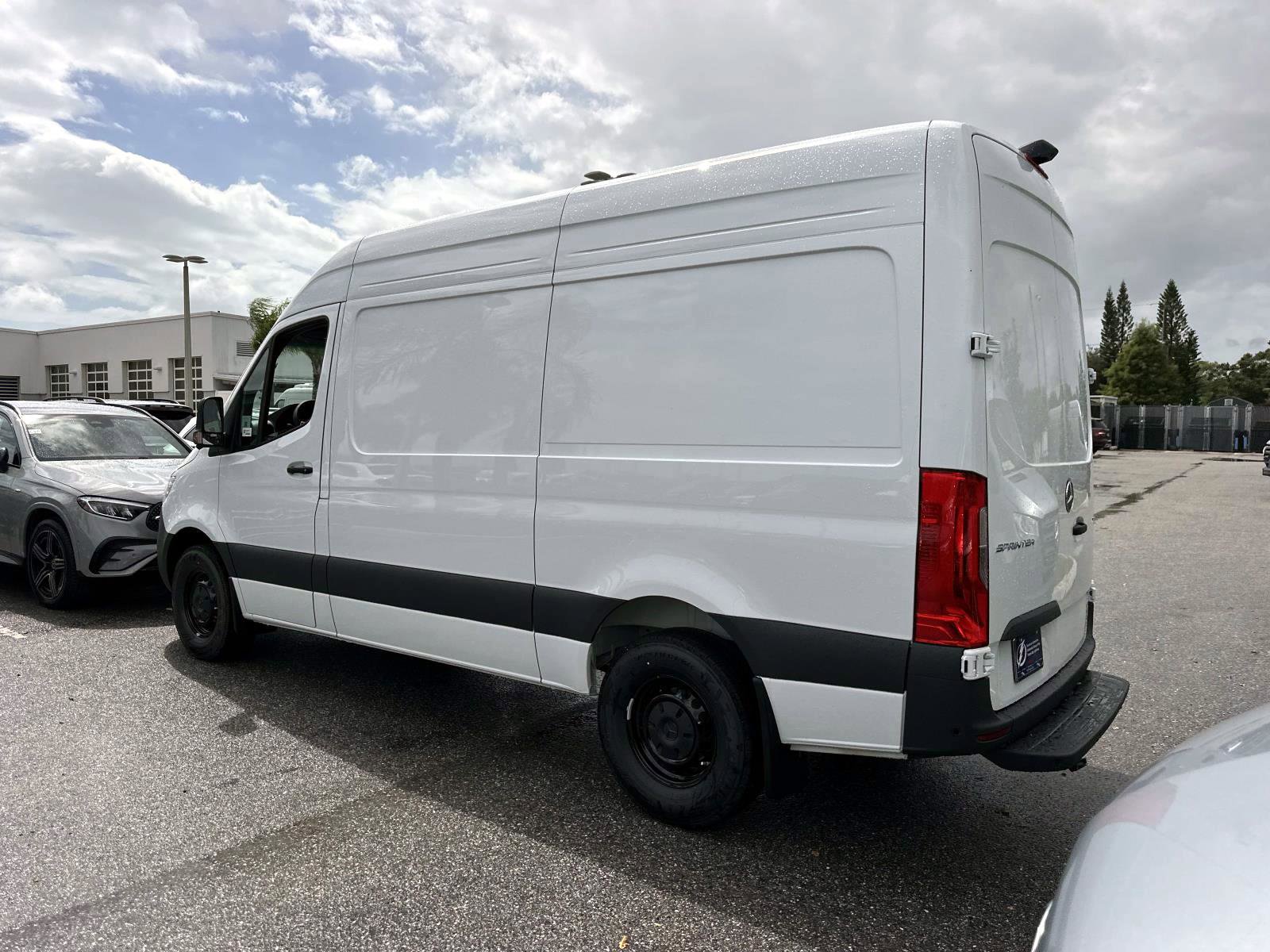 2026 Mercedes Benz Sprinter 2500 photo 3