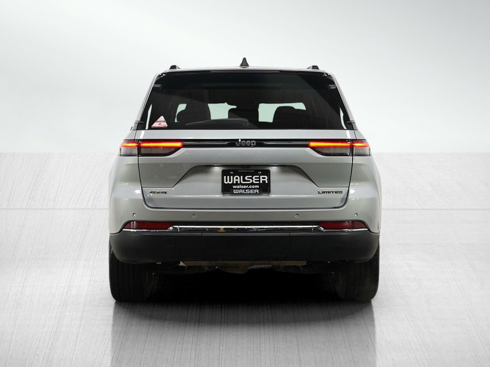 2024 Jeep Grand Cherokee Limited photo 3