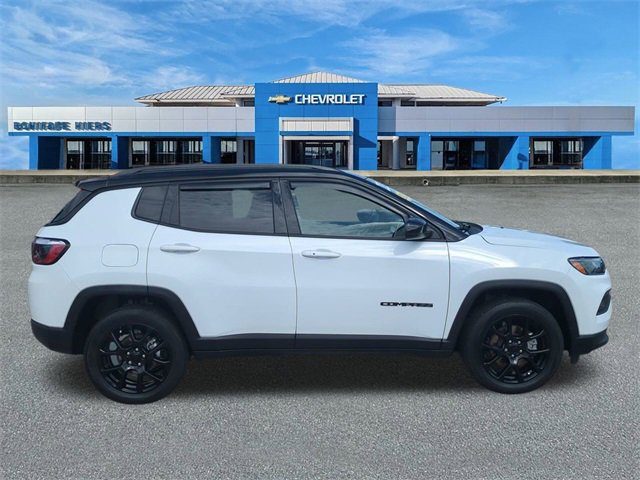 2022 Jeep Compass Altitude photo 2