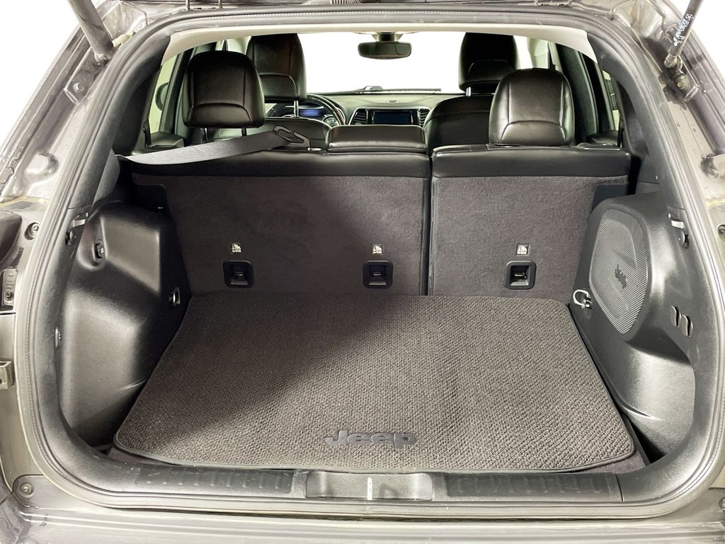 2020 Jeep Cherokee Limited photo 24