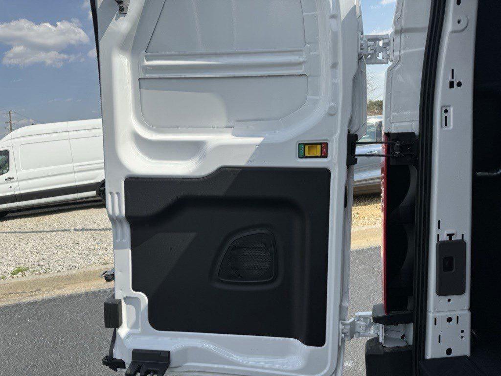 2025 Ford Transit Cargo Van photo 9