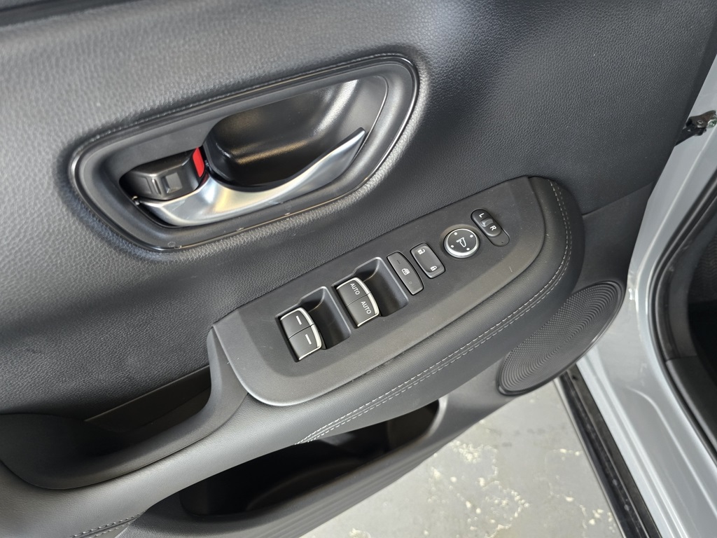 2026 Honda HR-V EX-L photo 22