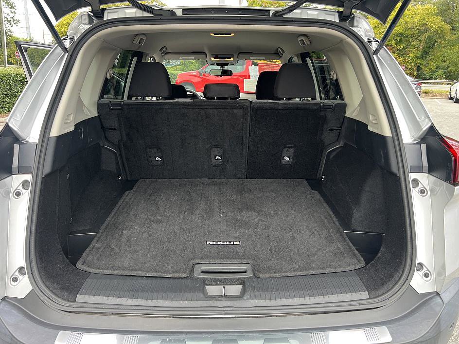2021 Nissan Rogue SV photo 26