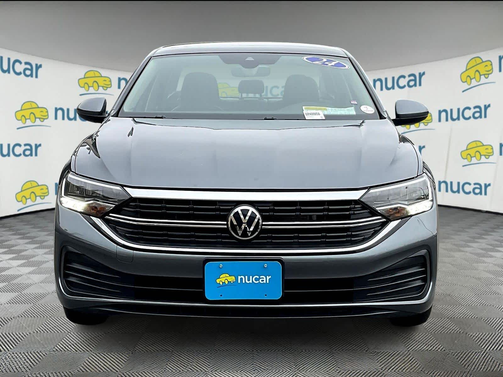 2024 Volkswagen Jetta SE photo 2