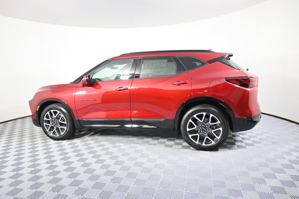 2025 Chevrolet Blazer RS photo 3