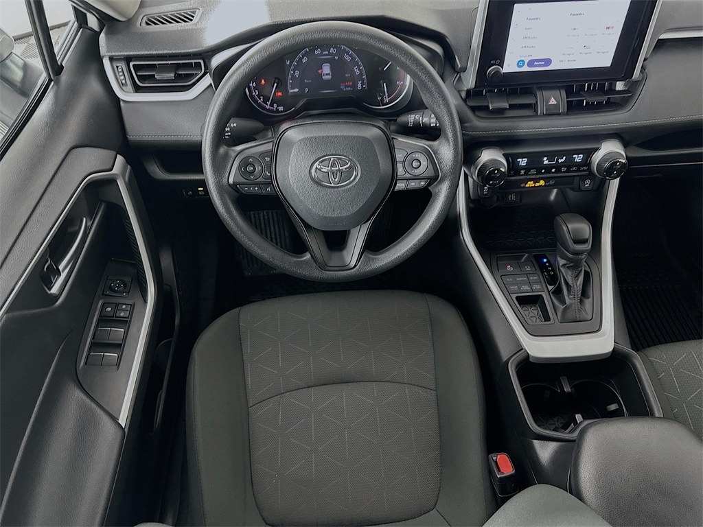 2024 Toyota RAV4 XLE photo 20