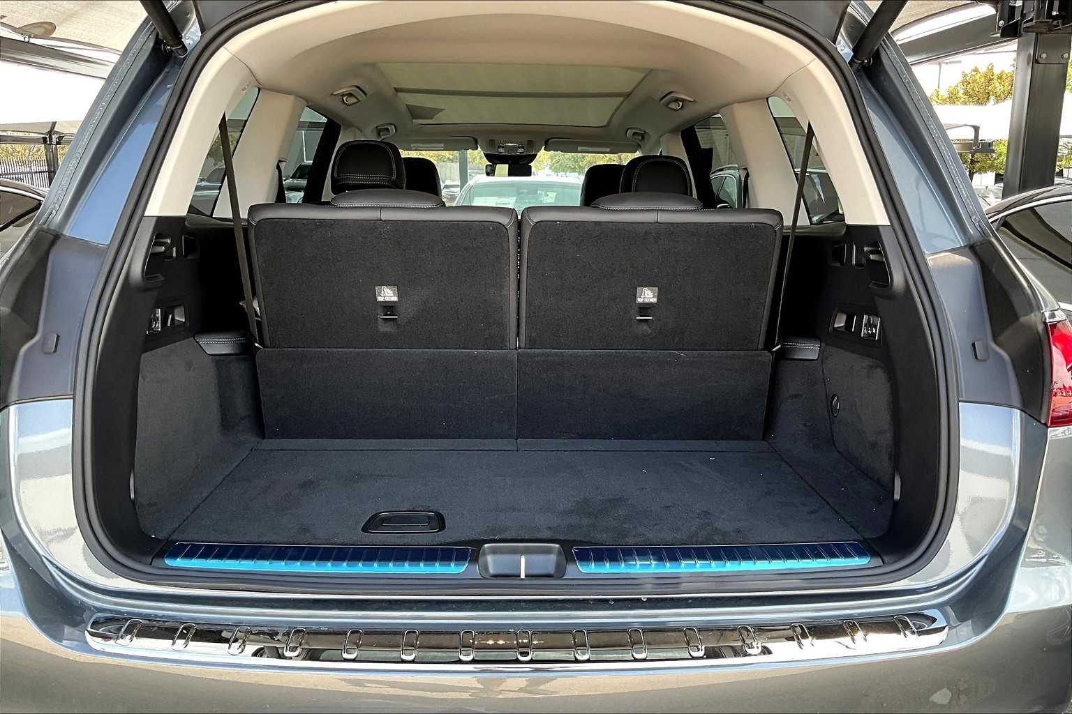 2026 Mercedes Benz GLS 450 4MATIC photo 14
