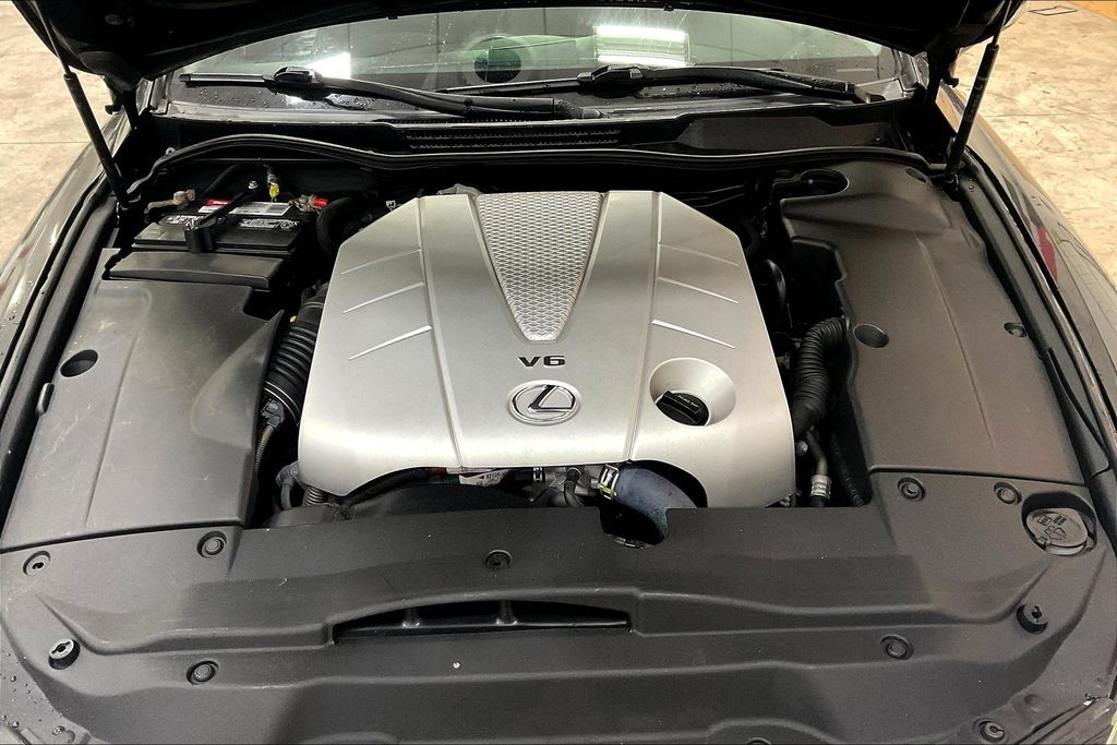 2014 Lexus IS 350C photo 28