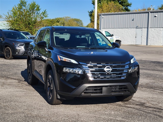 2026 Nissan Rogue SV photo 2
