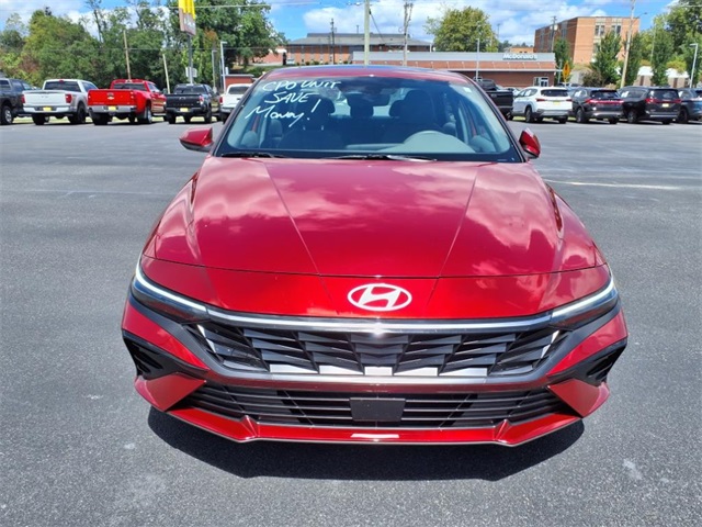 2024 Hyundai Elantra SEL photo 19