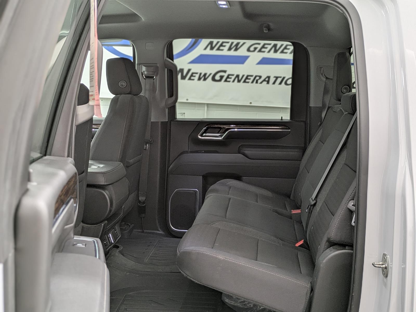 2024 Gmc Sierra HD SLE photo 11