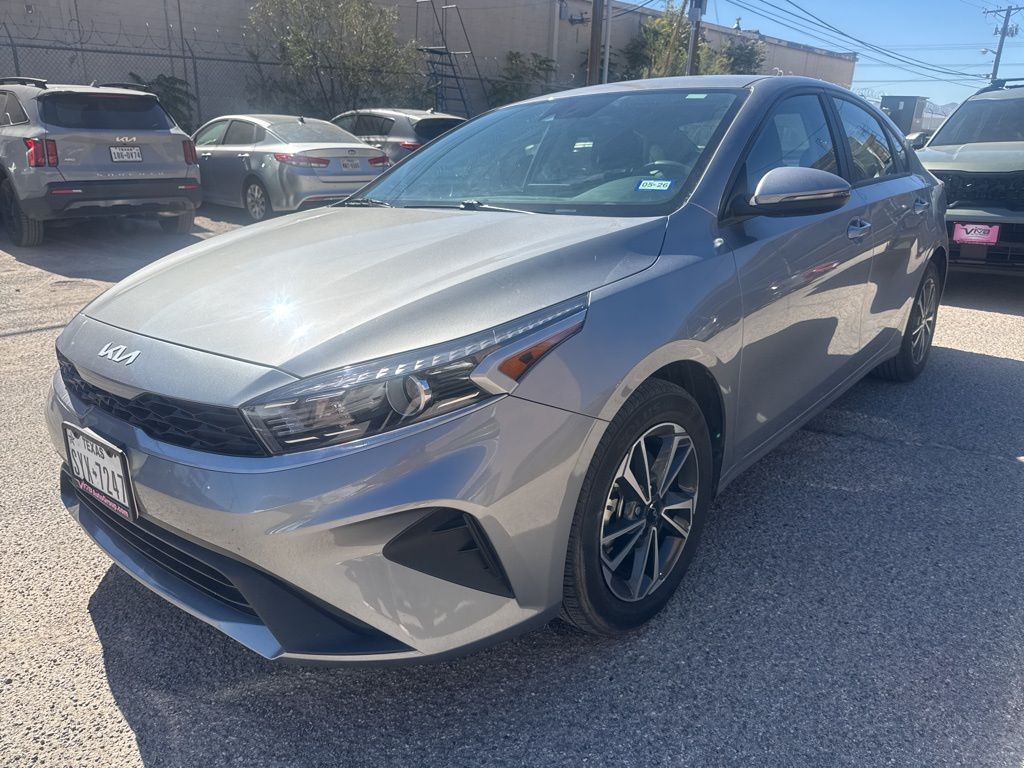 2023 Kia Forte LXS photo 4