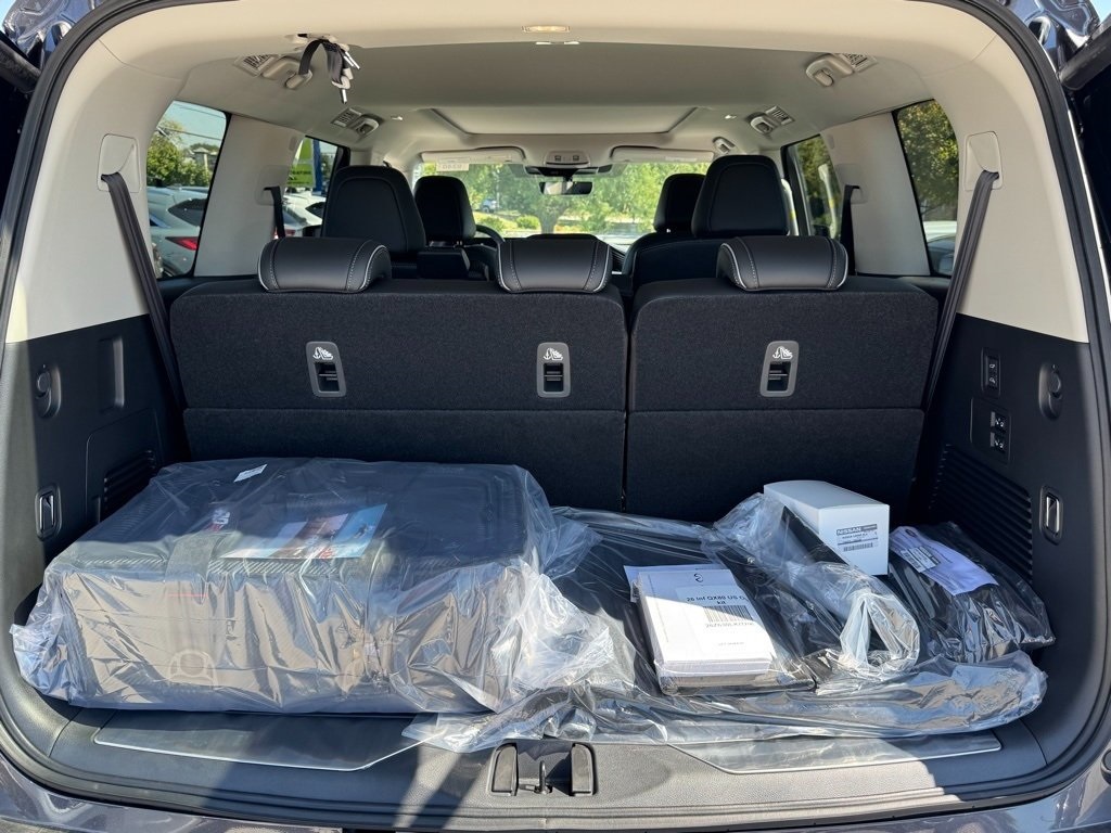 2026 Infiniti QX80 Luxe photo 23