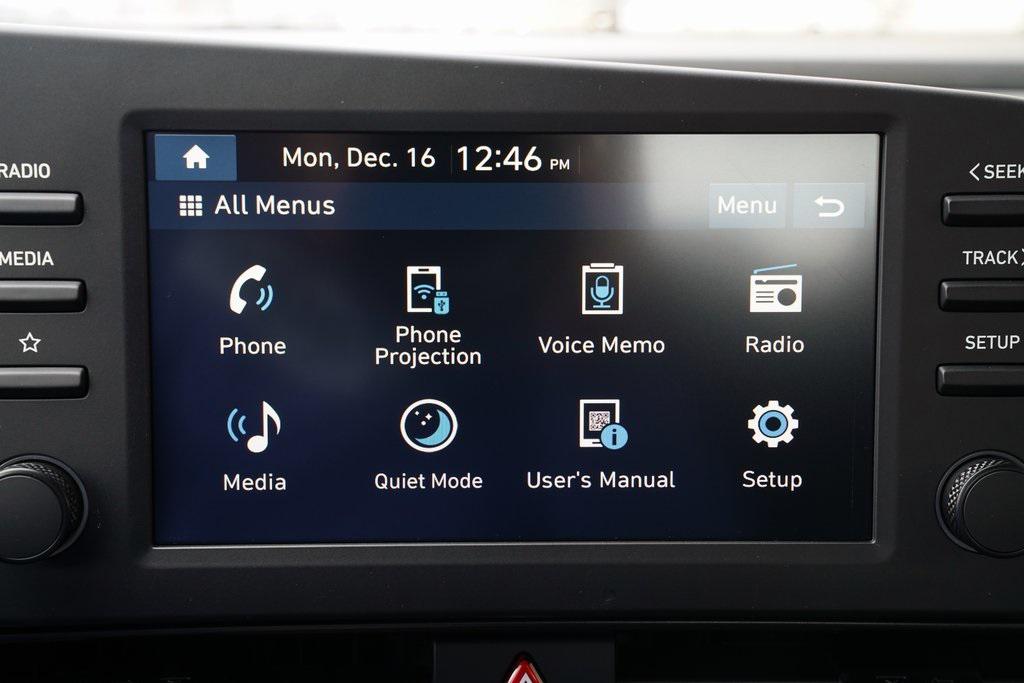 2025 Hyundai Elantra SEL Sport photo 13