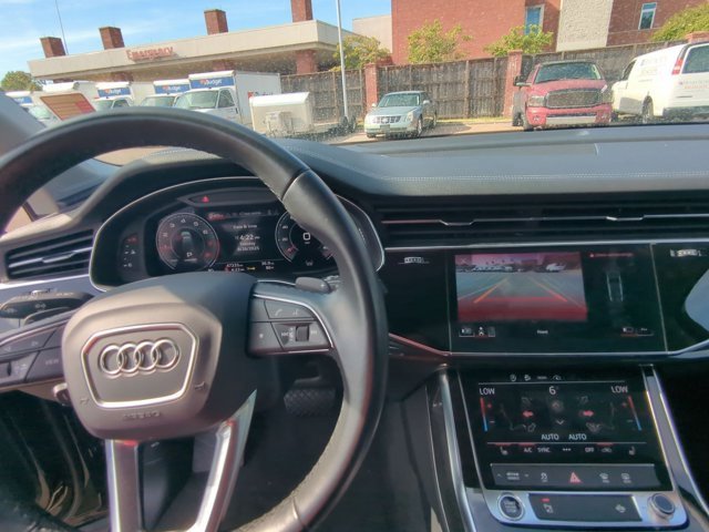 2024 Audi Q7 45 Premium Plus photo 10