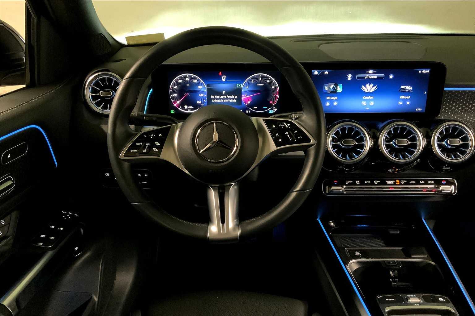 2025 Mercedes Benz GLB 250 4MATIC photo 2