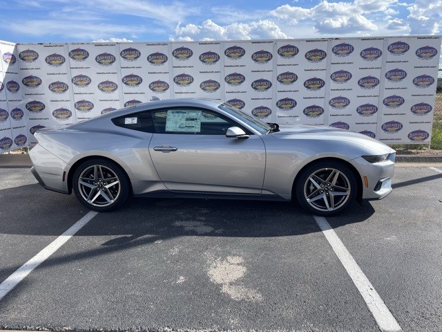 2025 Ford Mustang EcoBoost's photo