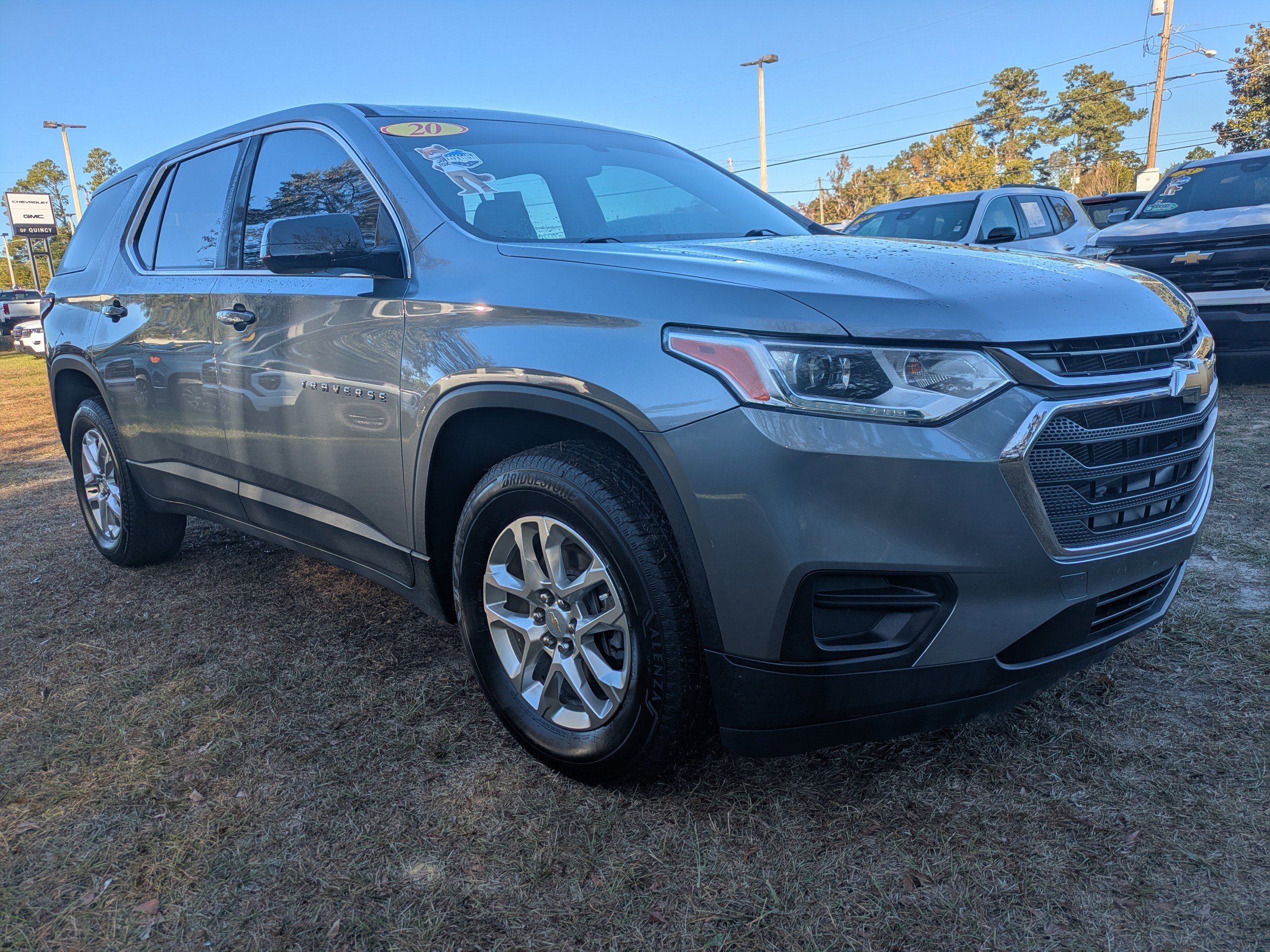 2020 Chevrolet Traverse LS photo 2
