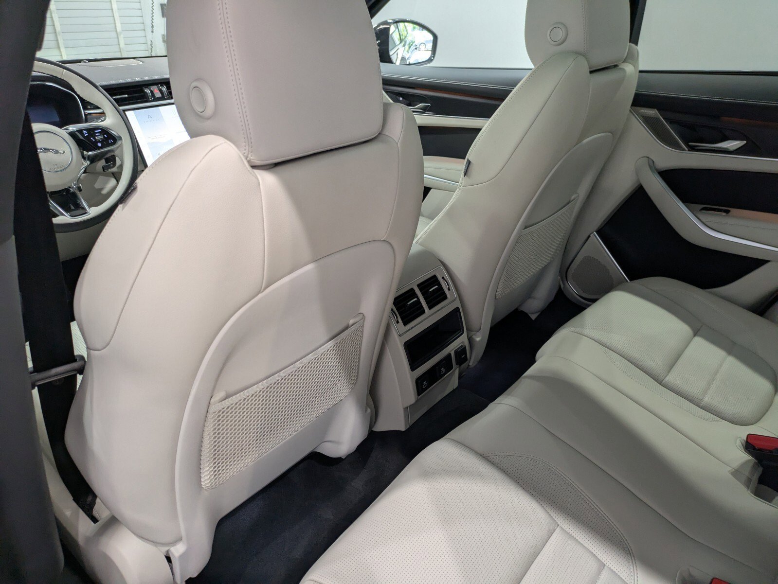 2026 Jaguar F-PACE P250 R-Dynamic S photo 12