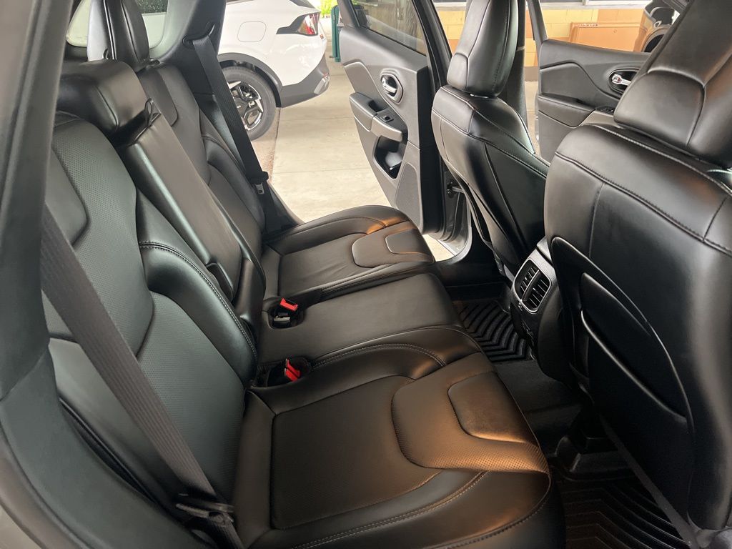 2022 Jeep Cherokee Latitude Lux photo 15