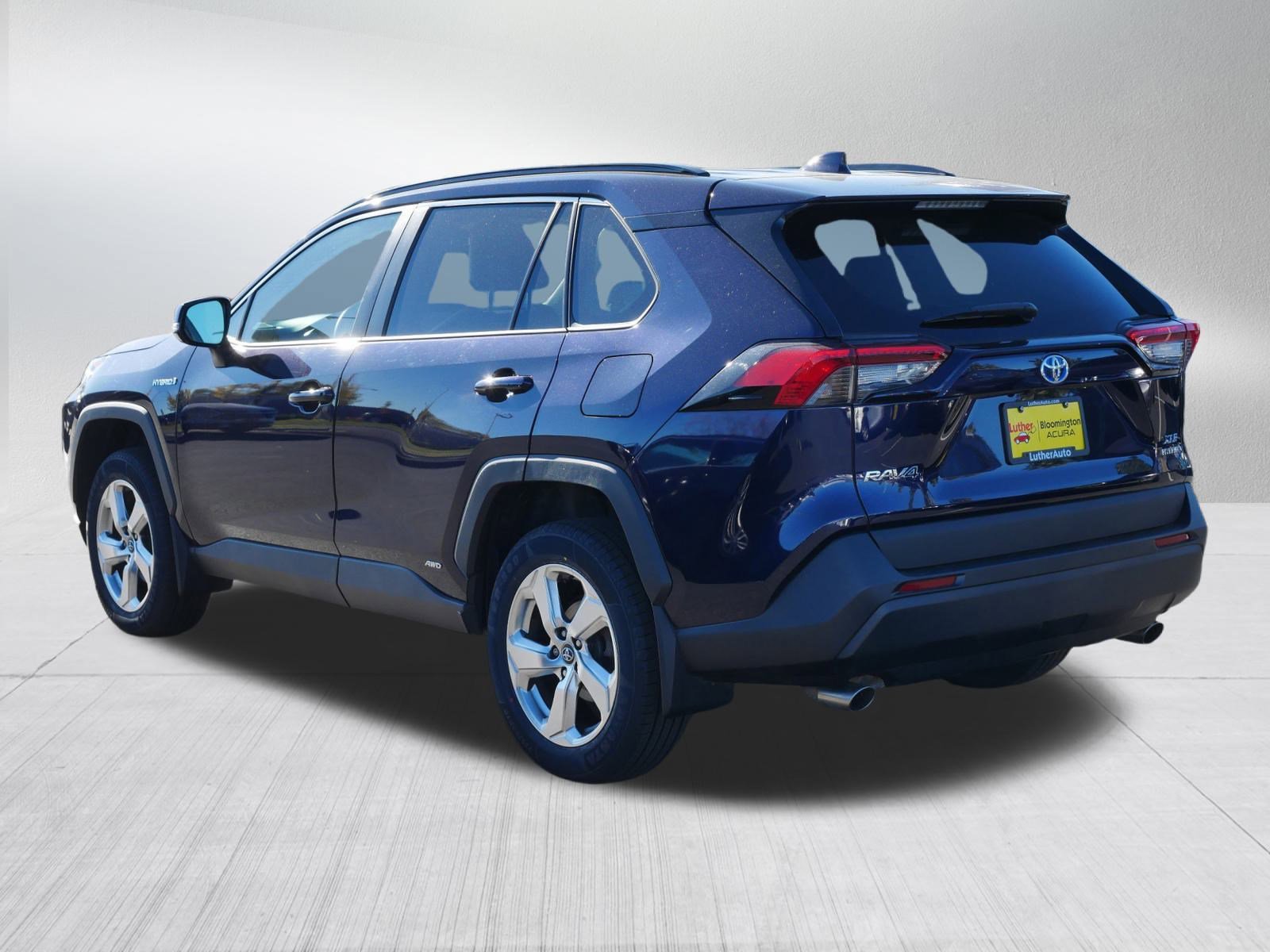 2021 Toyota RAV4 Hybrid XLE Premium photo 4