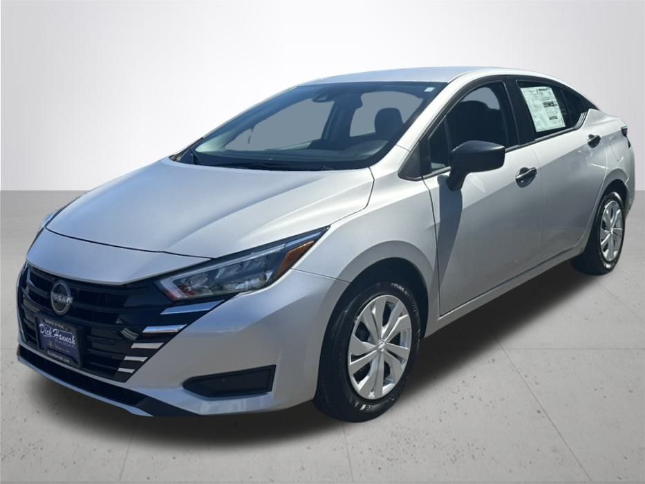 2025 Nissan Versa 1.6 S photo 2