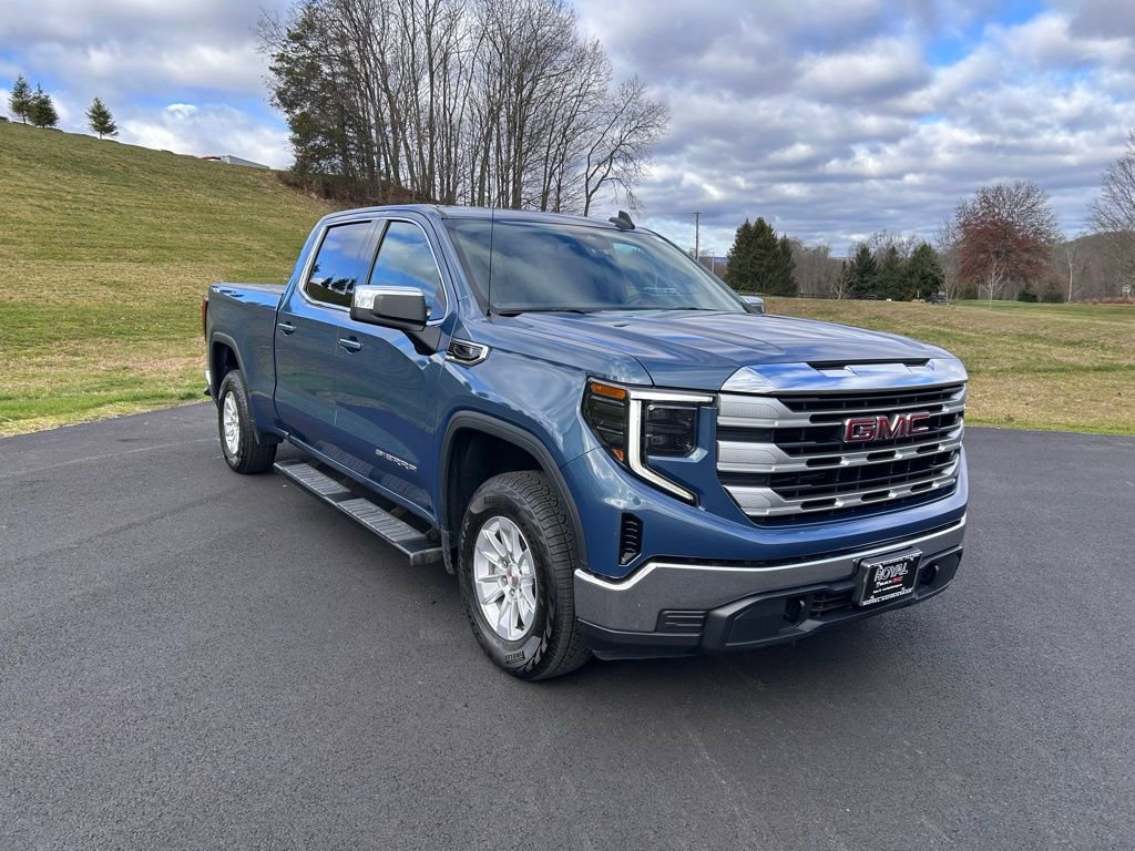 2024 GMC Sierra 1500 SLE's photo