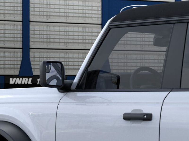 2025 Ford Bronco Base photo 22
