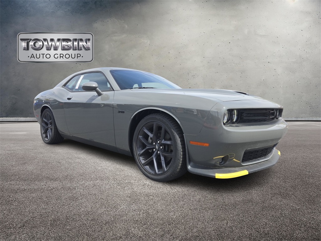 2023 Dodge Challenger R/T photo 2