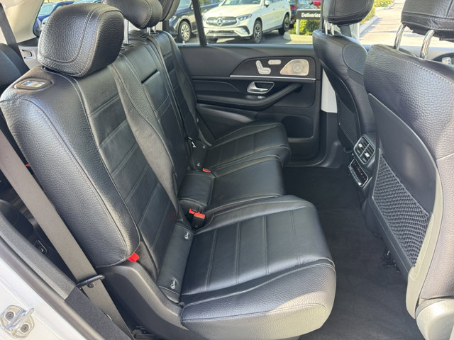 2026 Mercedes Benz GLS 450 4MATIC photo 3