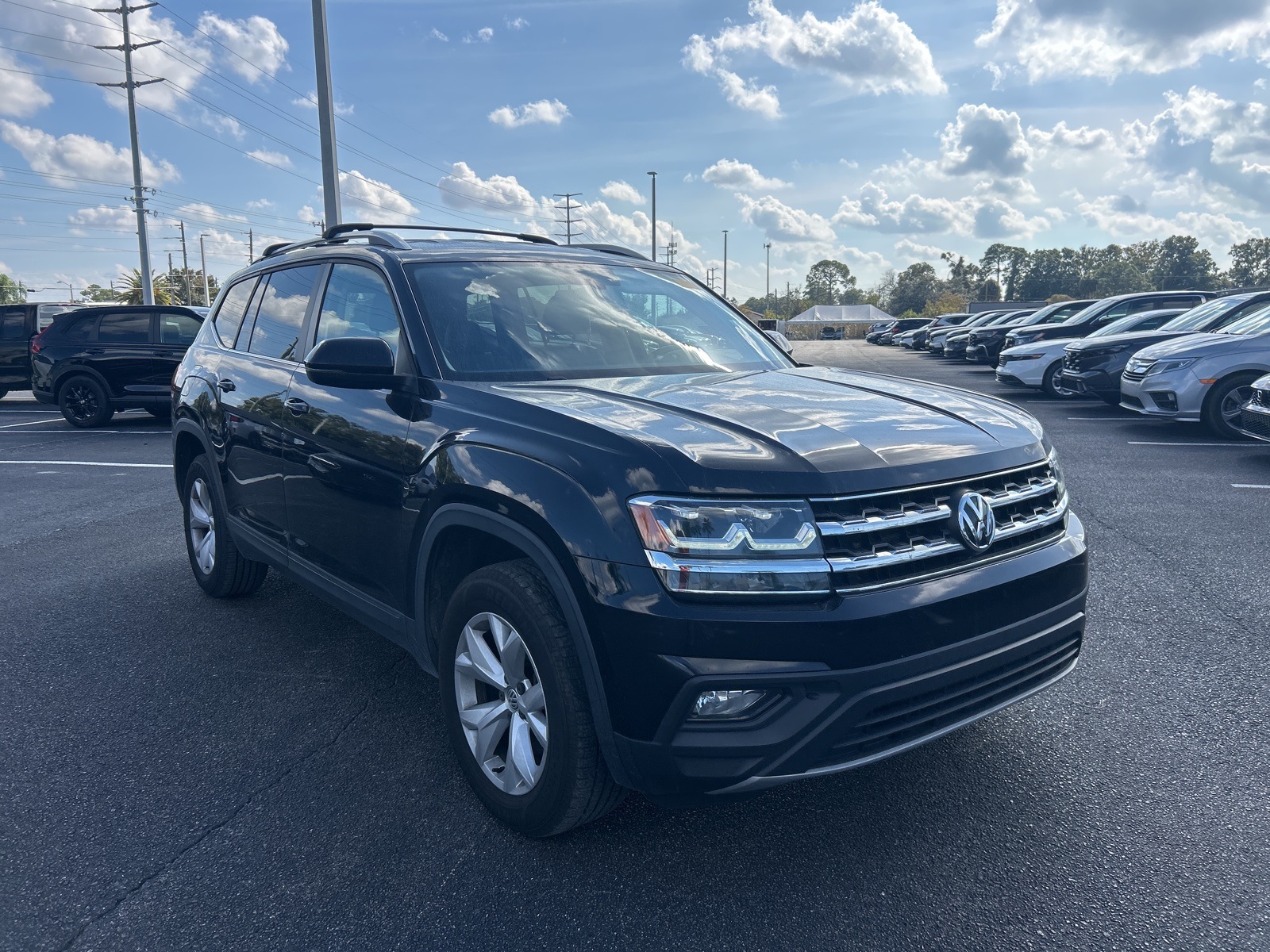 2018 Volkswagen Atlas SE's photo
