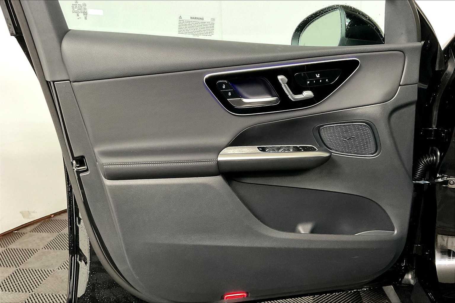 2025 Mercedes Benz GLC 350e 4MATIC photo 12