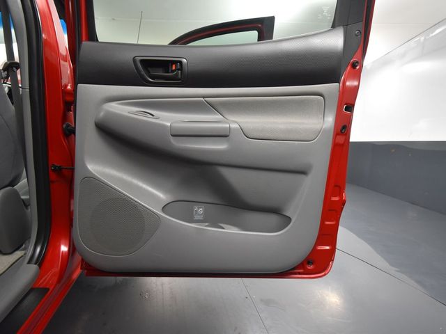 2011 Toyota Tacoma Base photo 31