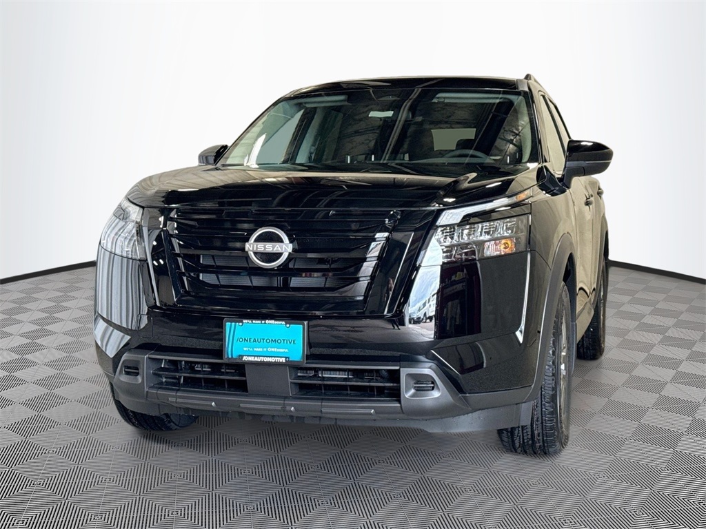 2025 Nissan Pathfinder SV's photo
