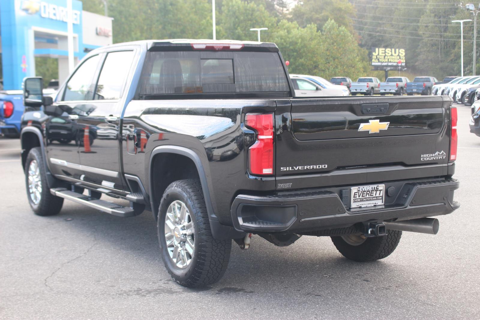 2024 Chevrolet Silverado 3500HD High Country photo 5