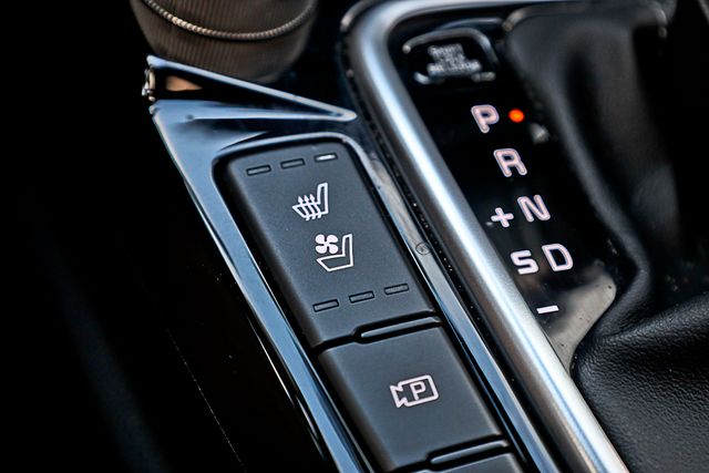 2024 Kia Seltos SX photo 24