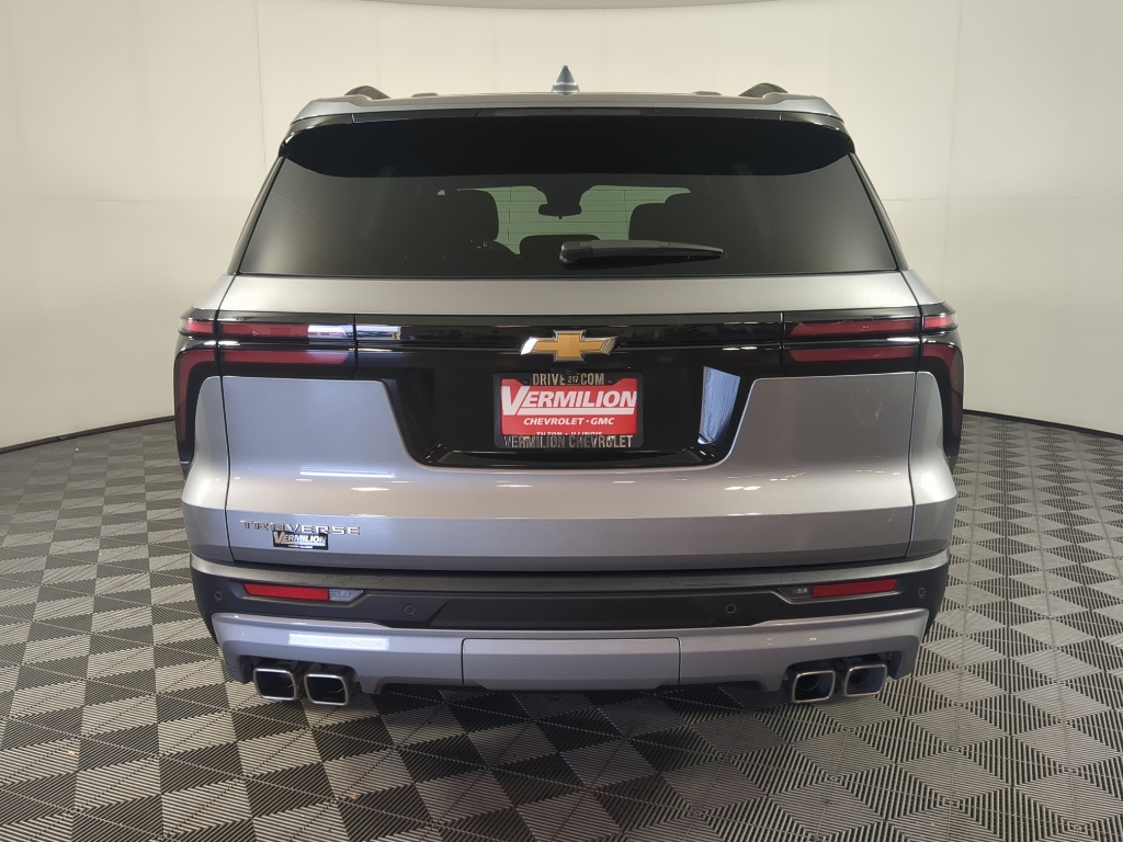 2025 Chevrolet Traverse photo 6