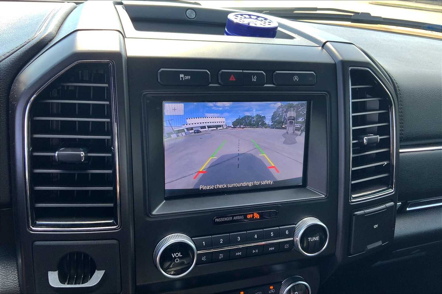 2020 Ford Expedition Limited photo 28